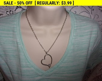 Vintage rhinestone heart pendant necklace