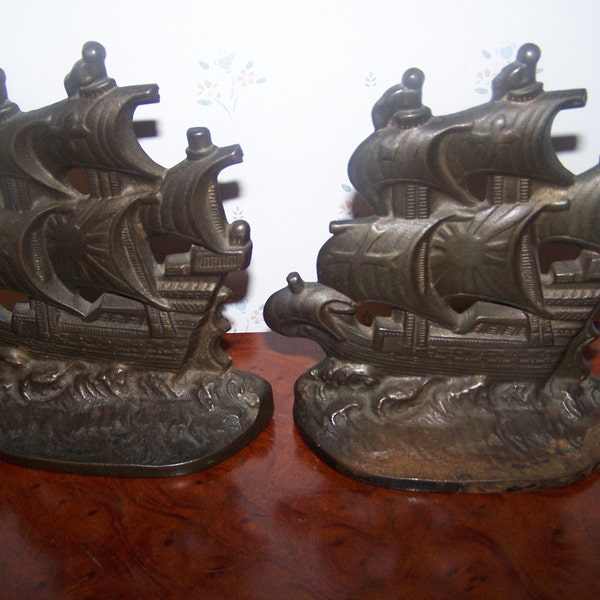 Vintage bookends Spanish Galleon Bookends 1928 vintage CAST IRON ship bookends