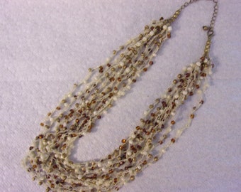 vintage beaded necklace H10