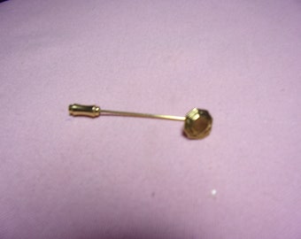 vintage gold tone stick pin J3