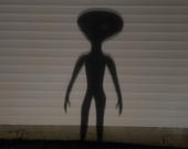 Green Eye UFO Outdoor Halloween Decor, Alien Yard Art: Shadow Caster, Sci fi Halloween, Small stake out of this world shadow