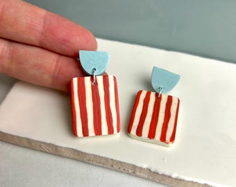 Pendientes de rayas de arcilla de colores / Joyería de jesmonita / Joyería de arcilla / Pendientes divertidos / Joyería ecológica
