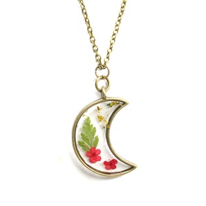 pressed flower necklace, flower necklace, resin, resin pendant, real flower necklace, real flower jewelry, dried flower jewelry, gifts