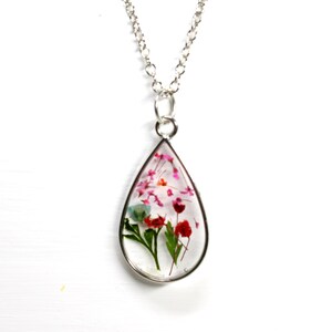 pressed flower necklace, flower necklace, resin, resin pendant, real flower necklace, real flower jewelry, dried flower jewelry, gifts