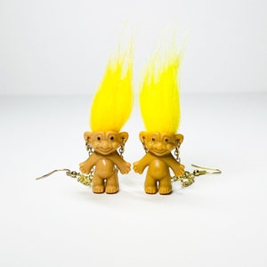 Mini troll doll earrings, yellow troll doll earrings, troll earrings, goblincore, 90s earrings, 90s jewelry, toy earrings, cottagecore