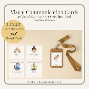 Puede incluir: Tarjetas de comunicación visual con 49 apoyos en tamaños de 6,35 x 6,35 cm y 7,62 x 7,62 cm. El set incluye un cordón amarillo mostaza con un porta tarjetas a juego que muestra un icono de ayuda. Cuatro tarjetas cuadradas muestran ilustraciones para More, Not Available, Sensory Room y First.