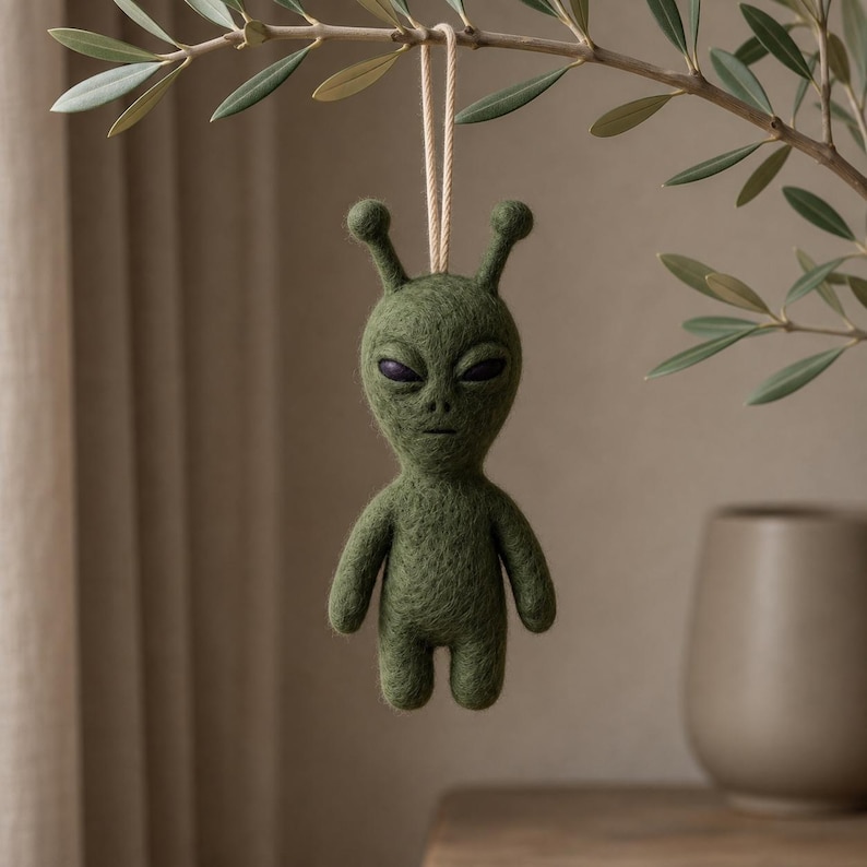 Handmade Needle Felt 3D Halloween Alien Ornaments, Extraterrestrial ...