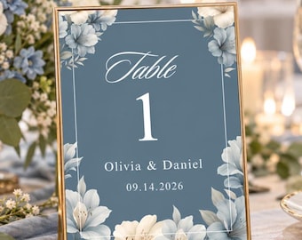Eleganti numeri da tavolo e schema dei posti a sedere per matrimoni con motivi floreali blu (download digitale)