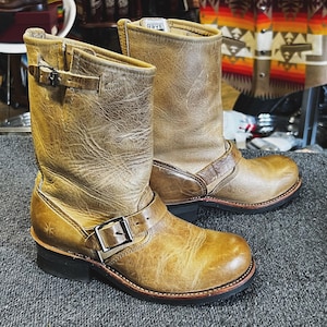 Vintage FRYE tweedehands beige leren dames 7US 37.5EU werkkleding engineer bikerboots gemaakt in de VS coole stoere motorbikerchick girlie