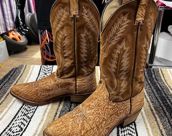ABILENE BOOT Co western cowboy vintage boots Made in USA pre-owned tan brown caramel leather men’s size 11US 44EU