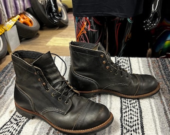 Red Wing Heritage Iron Ranger 8083 Hawthorne Muleskinner Roughout 