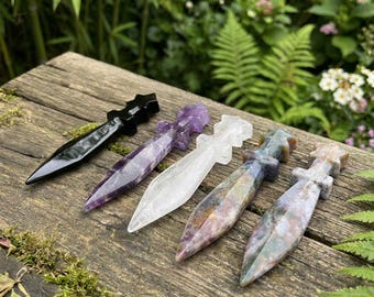 Dague Athamé en cristal naturel, lame rituelle en pierre précieuse sculptée à la main, 13 cm, décoration d'autel ésotérique, cadeau unique pour elle/lui