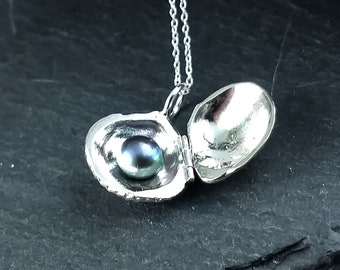 seashell necklace, seashell pendant, seashell and pearl, pearl and seashell necklace, silver seashell, silver seashell necklace, 925 pearl