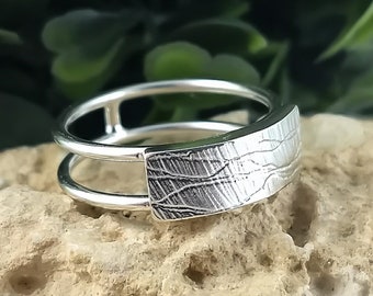 pattern ring, textured ring, original ring design, montreal ring, dainty ring, feminine ring, 925 silver ring, contemporary silver ring,