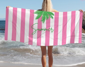 Roze gestreepte zomerstrandhanddoek, gepersonaliseerde handdoek, roze en wit gestreepte handdoek, aquarelpalm, kuststrandaccessoires, aangepast cadeau