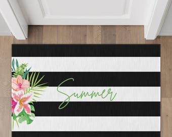 Schwarz gestreifter Sommerteppich, personalisierte Strand-Willkommensmatte, schwarz-weiß gestreifter Teppich, Adrette Wohnkultur, Tropischer Strand Dekor