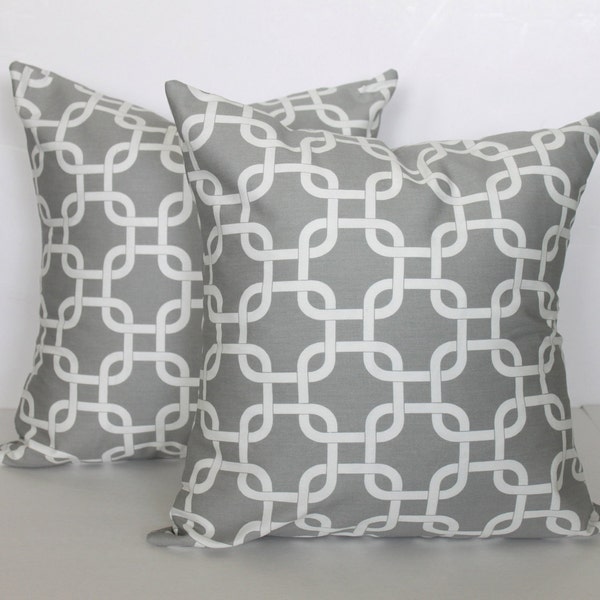 ONE - 18 x 18 Grey and White Gotcha Chain Link Pillow Cover - Premier Prints
