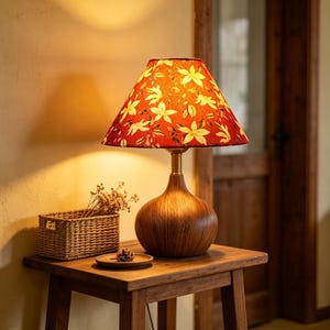 Walnut wood table lamp with neutral linen shade, Japanese and Nordic style, suitable for bedside tables, side tables and other home décor.