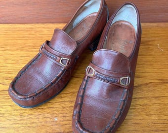 Mocassins Barker of Earls Barton Oronsay da década de 1970: couro de cabra caramelo, salto bloco, caixa original (tamanho UK 6-6,5)