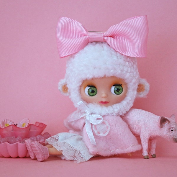 YARN HEAD petite Blythe sheep "Blanche", Custom doll by Dr.Blythenstein