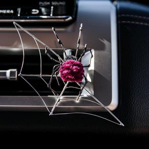 Auto-Lufterfrischer mit Spinnenmotiv aus Buntglas | Nachfüllbarer Auto-Lufterfrischer | Halloween-Deko für die Lüftungsschlitze | Auto-Accessoire | Geschenkidee für Sie