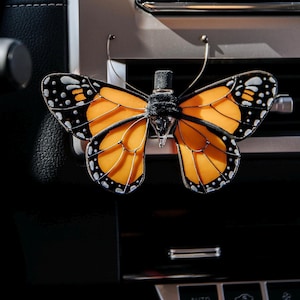 Difusor de Ar para Carro com Borboleta Monarca em Vitral | Aromatizador de Ar Recarregável para Carro | Clipe para Saída de Ar do Carro | Acessório Automotivo | Presente para Ela