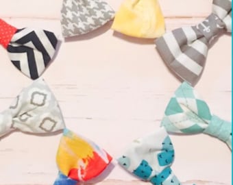 Lote de 8 pajaritas con clip para bebés recién nacidos, niños pequeños, lunares, rayas, estampados de chevrones, colores sólidos, estilos surtidos, vestido divertido