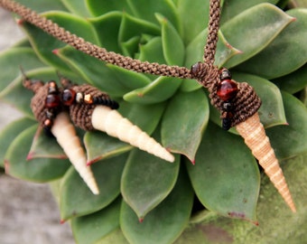 Sea shell jewellery set - necklace and earrings brown