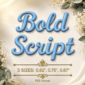Può includere: Il testo Bold Script è visualizzato in un carattere ricamato blu e testurizzato. Sotto il testo, una linea decorativa dorata separa il testo dalle seguenti informazioni: 3 SIZES: 0.62", 0.75", 0.87" e il testo PES format.