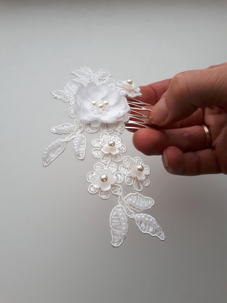 Wedding head piece Ivory lace hair comb Wedding hairpiece Bridal hair comb Beaded hair slide