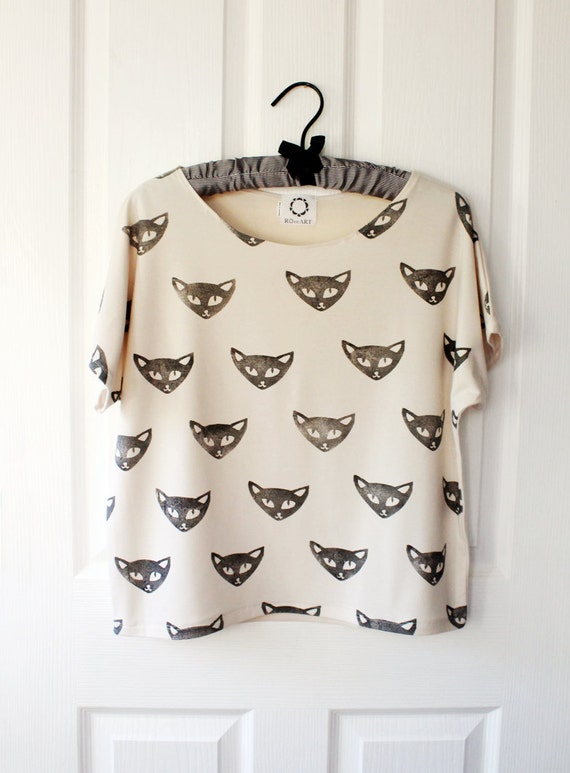 SALE! - Cat T shirt in bone jersey size S - LAST ONE!