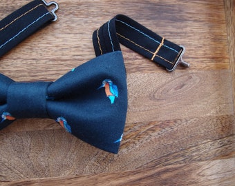 Mens bow ties with little hummingbirds, adjustable pre tied bow tie for men, unique dark blue mens bowtie with pattern