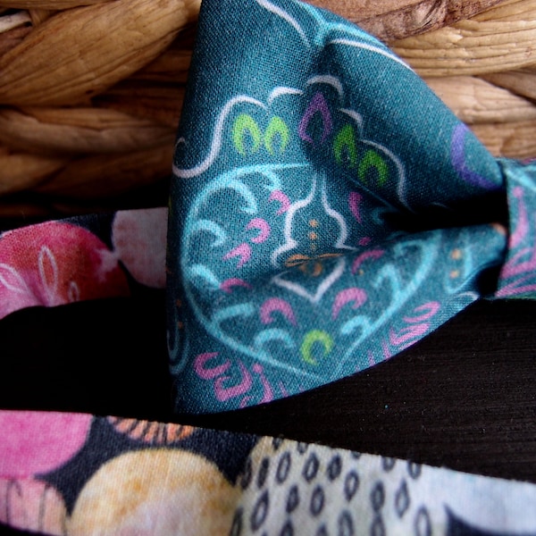 Unique turquoise bow tie with pink pattern, colorful patterned bow tie for men, made of organic cotton, adjustable bow tie