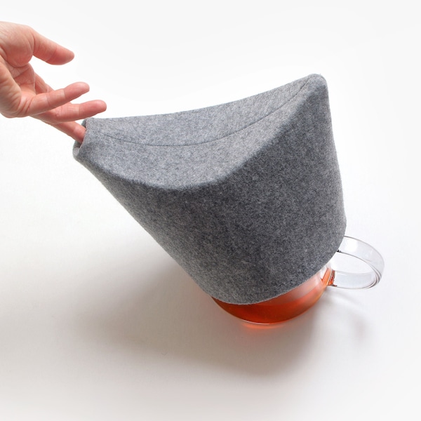 Modern Tea Cosy, THE DUCK, Handmade, Felt, Minimal, Modern Design, Grey, Cosy Warmer, Set, Easter egg, Pad, Glass teapot,