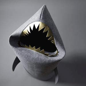 Laundry hamper, Shark basket, Felt storage bin, Home gift, Laundry décor, Room décor, Shark lover gift, Gift for kids, Gold teeth