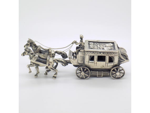 Vintage Figurine of a Horse-Drawn Carriage in Solid 925 Silver, Arezzo, Italy, 1970s-80s, Italian Silversmithing, Collectible