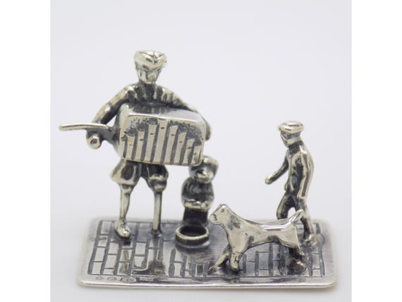 925 Sterling Silver Street Artist Figurine, Miniature Scene, Vintage England 1940s-1950s, Lion Passing By, Silversmithing, 15g