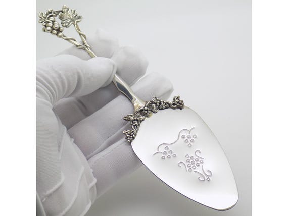 Solid Silver 800 Grape Tart Server by Arezzo Conti Marco, Italy, Vintage Dessert Set, 1970s-1980s, Tableware, 28g