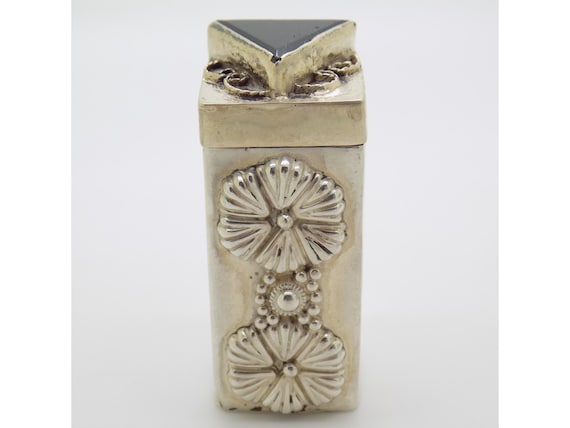 Vintage Italian 925 Sterling Silver Handmade Pill Box/Snuffbox with Semi-Precious Stone, Italian Silversmithing, 1970s-1980s, 21.4g