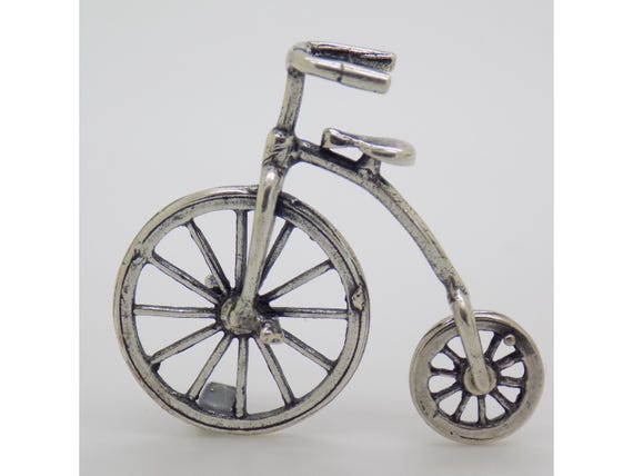 Miniature Penny-Pounder Bicycle in Solid 925 Sterling Silver, Italy, Dollhouse Style, Vintage Velocipede, 1970s-1980s, 4g