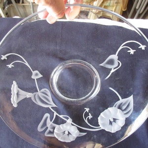 Etched glass fruit bowl