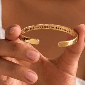 Graviertes Armband, Namensschmuck nach Wunsch, Geschenk für die beste Freundin, personalisiertes Armband mit Gravur, personalisierte Armbänder für Damen, personalisiertes Armband für Herren mit Namen