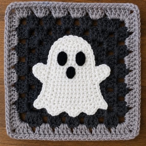 Spooky Ghost Granny Square, Halloween Crochet Decor, Ghost Blanket Square, Spooky Crochet Motif, Gothic Fall Home Decor PDF