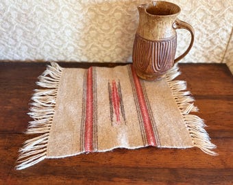 Mantel individual tejido de lana estilo suroeste vintage con flecos / Marrón claro - Beige Arte textil / 34,3 cm x 34,3 cm