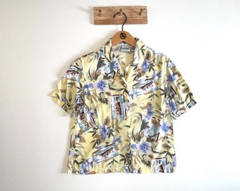 Vintage 90s Boxy Tropical Blouse Small - Button-Up Hawaiian Shirt - [07]