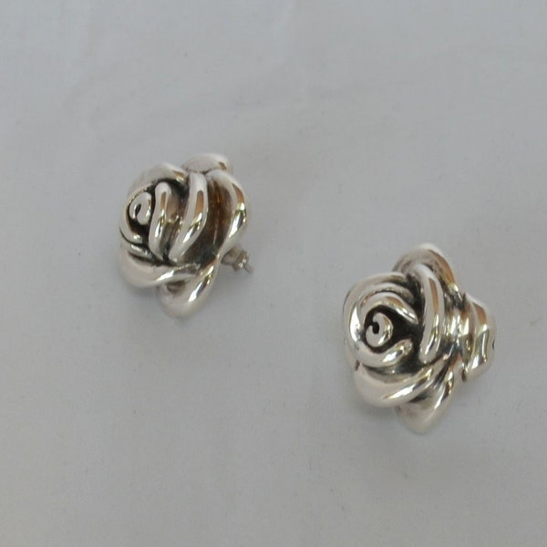Rose bud earrings Clearance