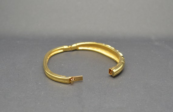 Exquisite Signed Swarovski Hinged  Bangle Bracele… - image 4