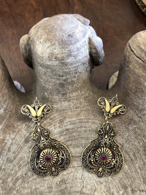 Outrageous Hammered Brass Filigree Earrings Heart 