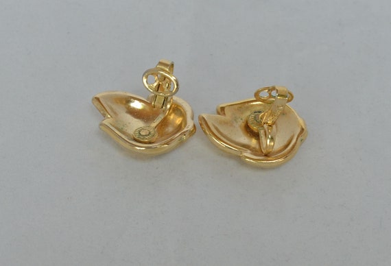 1950s Crown Trifari Gold Tone Leaf Style Earrings… - image 5