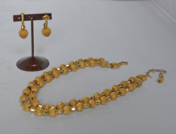 RARE 1962 Crown Trifari Necklace and Earring Set … - image 1